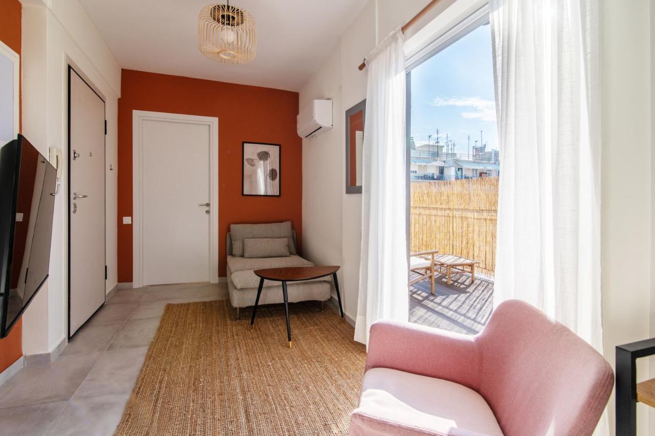 Cosy & Stylish 1-Bedroom Apartment In The Centre Атина Екстериор снимка